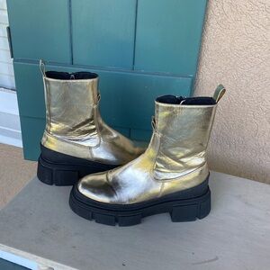 ZARA Gold platform lug sole boots. Size‎ 36